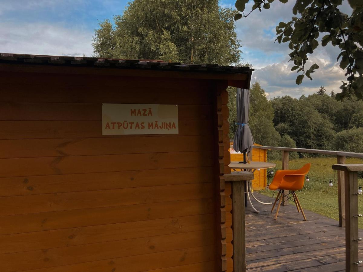 Penzion Starp Debesim Un Zemi Krāslava Exteriér fotografie
