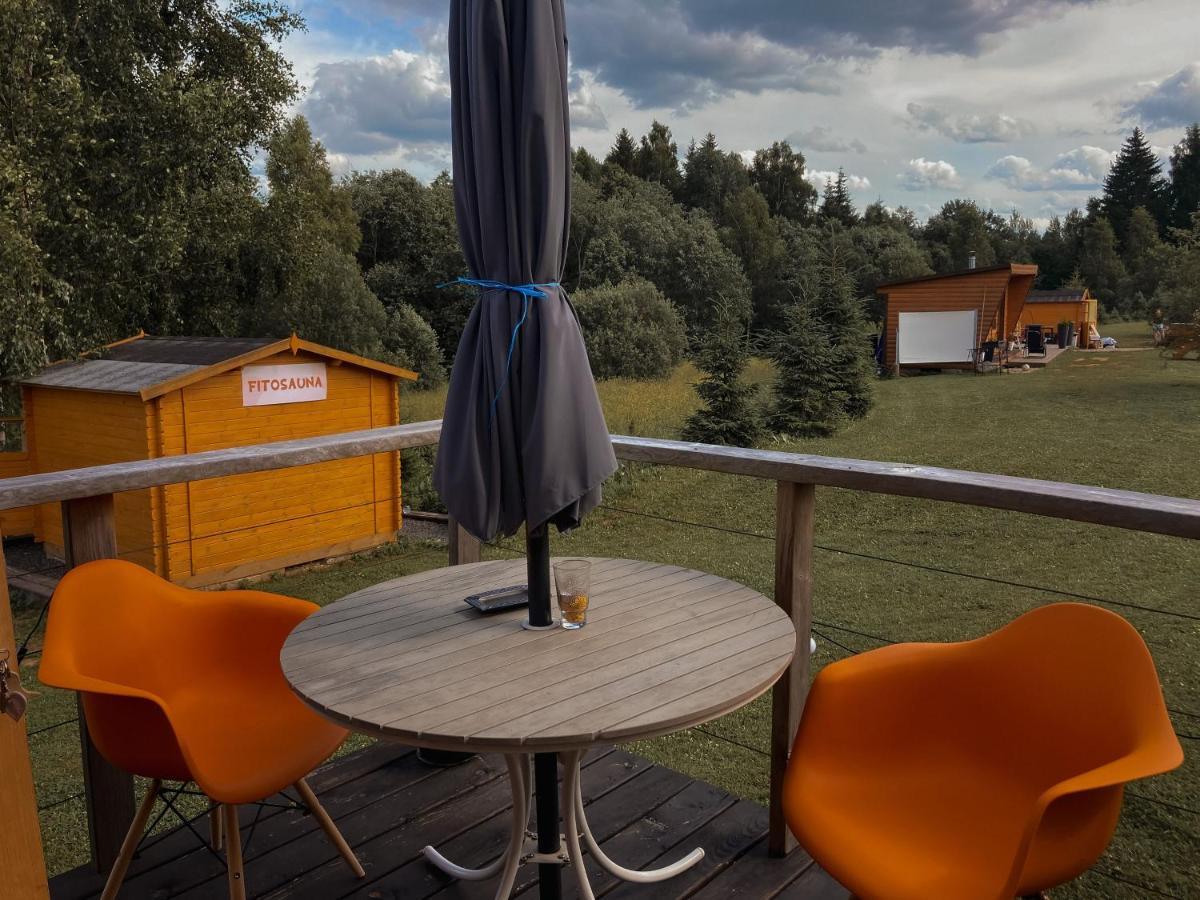 Penzion Starp Debesim Un Zemi Krāslava Exteriér fotografie